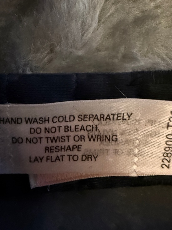 Victoria's Secret Burgundy and Black Lace Push-Up Bra - Picture 5 of 12